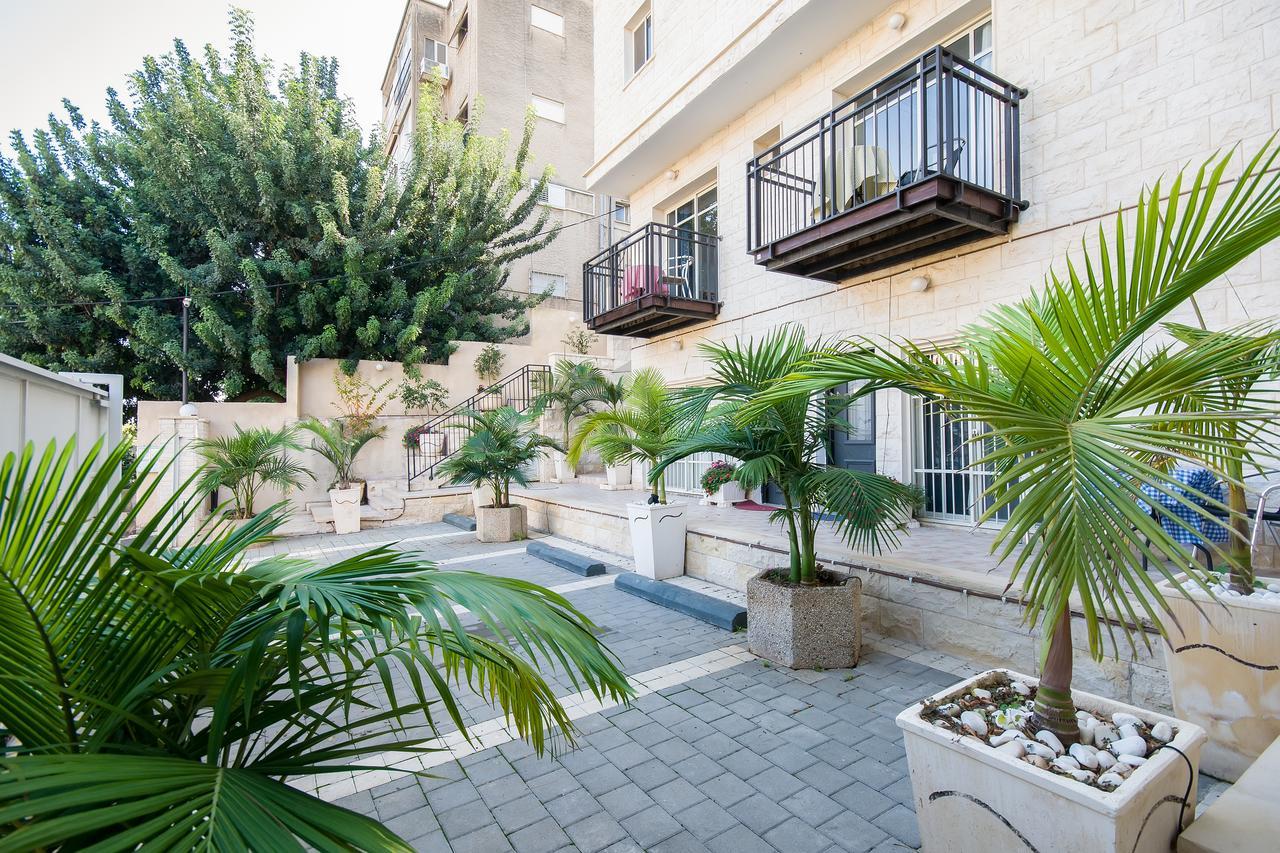 Casa De Aharon Apartments Haifa Bagian luar foto