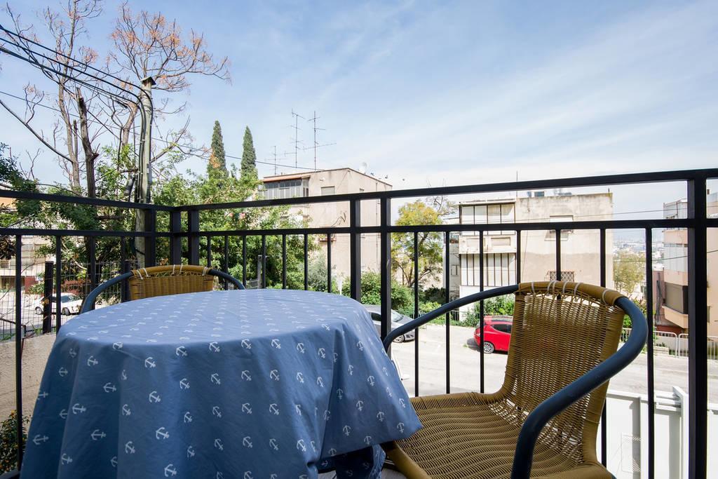 Casa De Aharon Apartments Haifa Bagian luar foto