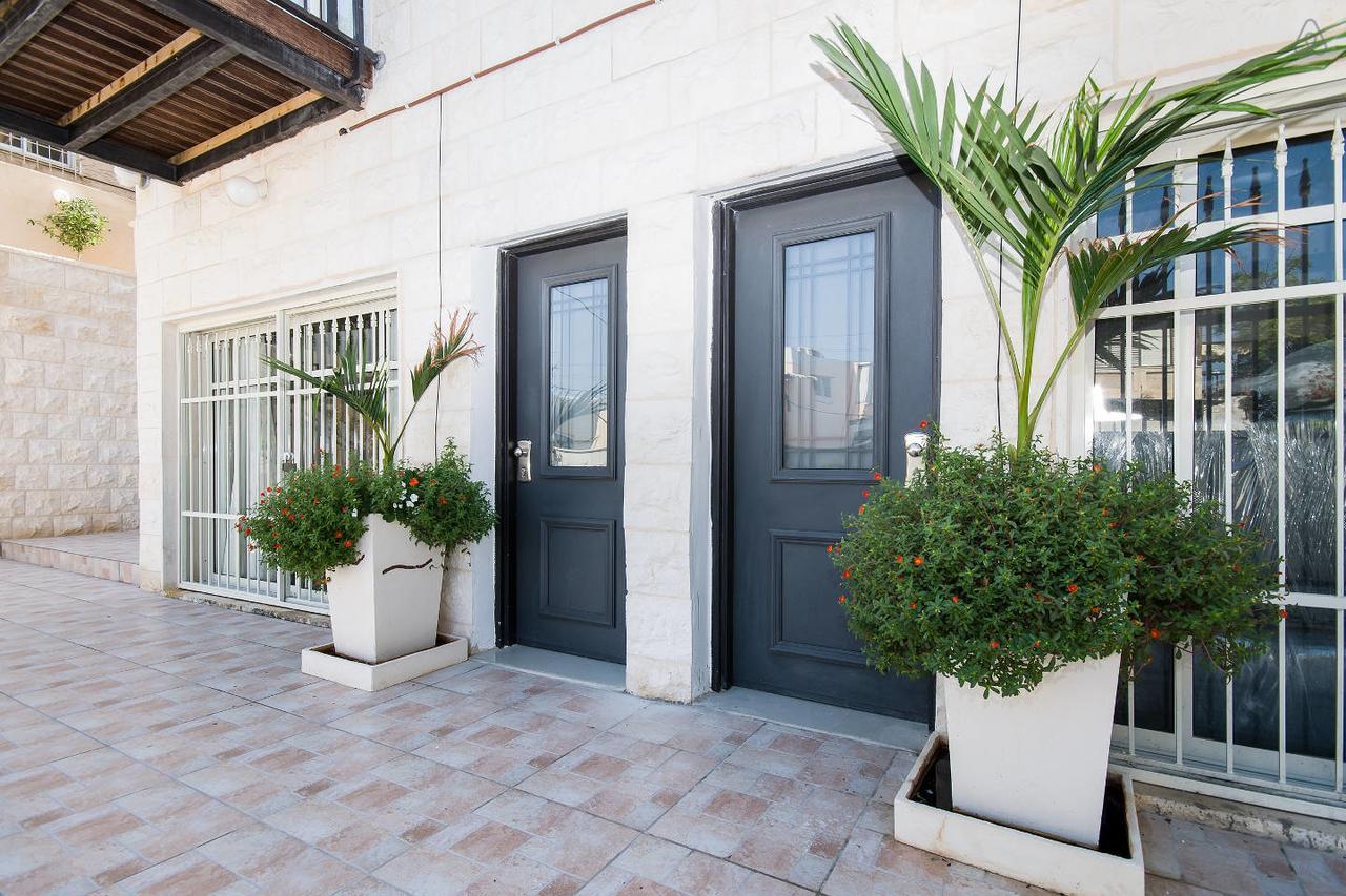 Casa De Aharon Apartments Haifa Bagian luar foto