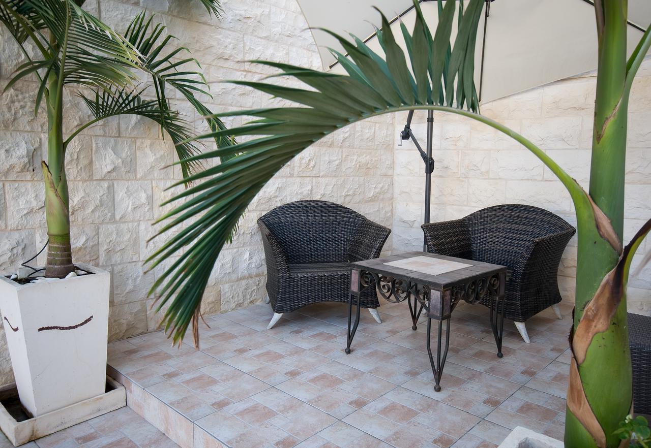 Casa De Aharon Apartments Haifa Bagian luar foto