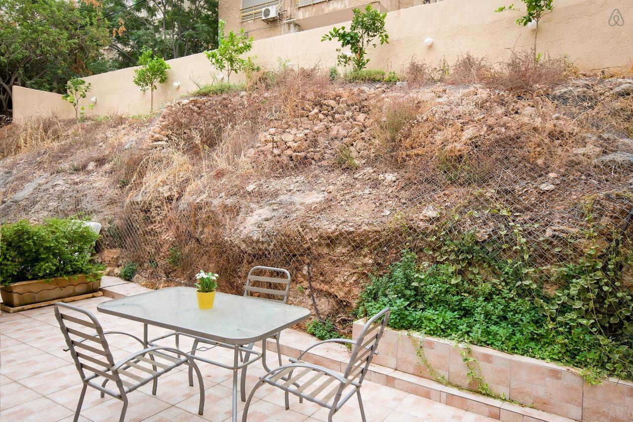 Casa De Aharon Apartments Haifa Bagian luar foto